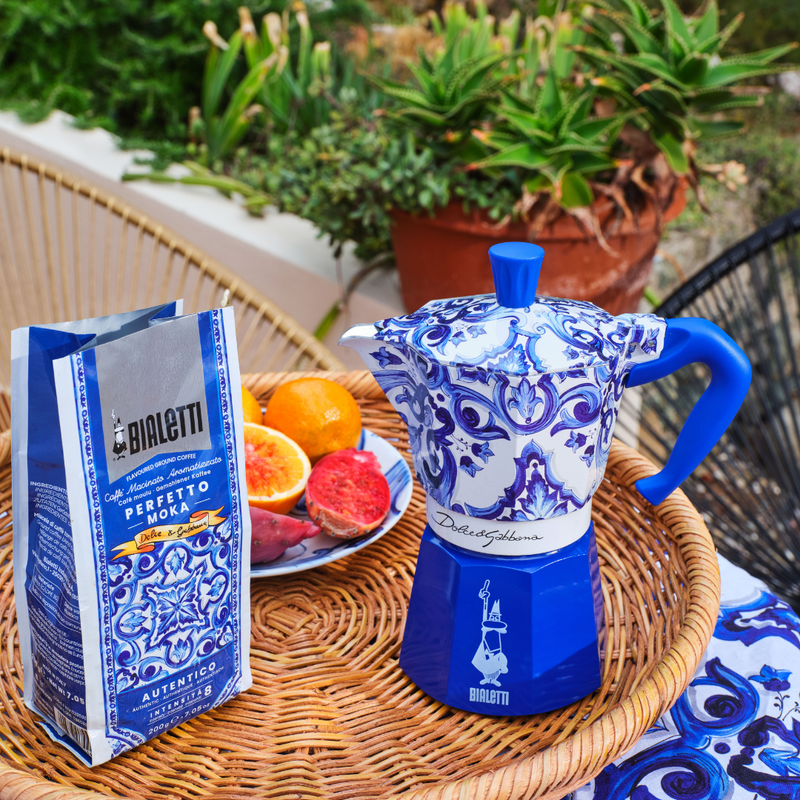 Bialetti X Dolce&Gabbana Blue Mediterranean Gift Set (3 cup Moka and Stirrer set), packaging shot