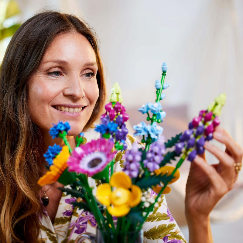 Lego Botanicals 10313 Wildflower Bouquet Set for Adults Ages 18 and Up, close-up detail