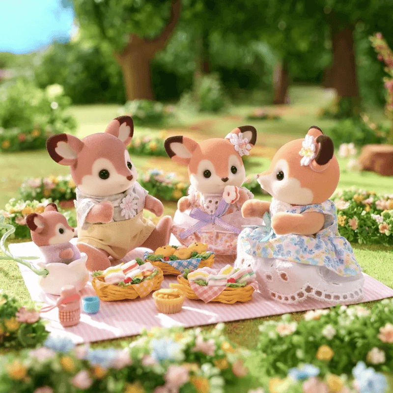 Sylvanian Families Deer Family Toy Playset for Ages 3 and Up, close-up detail