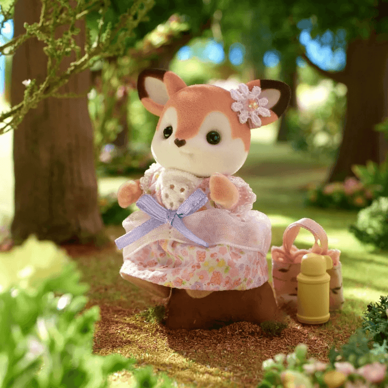 Sylvanian Families Deer Family Toy Playset for Ages 3 and Up, size reference