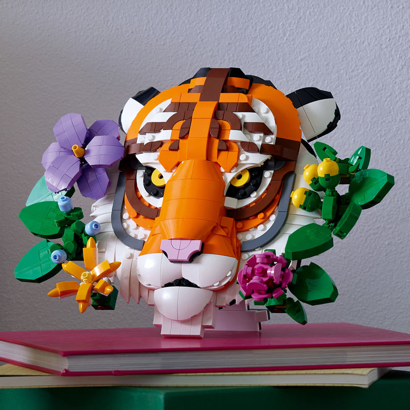 Lego Art 31217 The Fauna Collection - Tiger 3D Wall Art for Ages 18+, side angle
