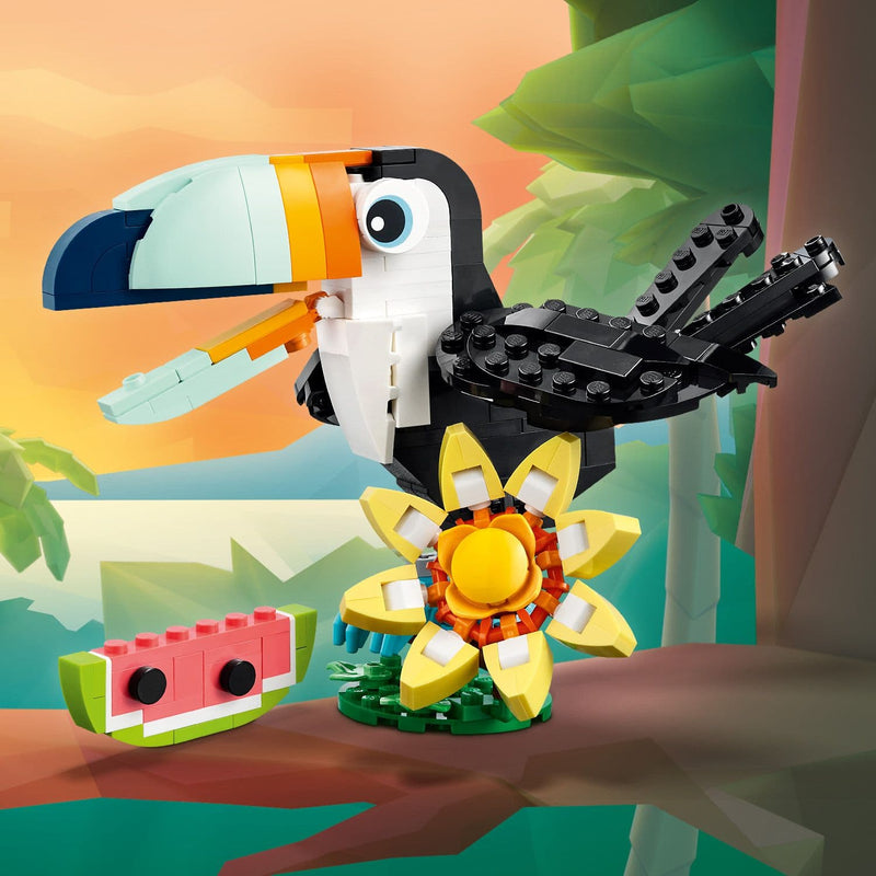 Lego Creator 3 in 1 31173 Wild Animals: Tropical Toucan for Age 7 & Up, close-up detail