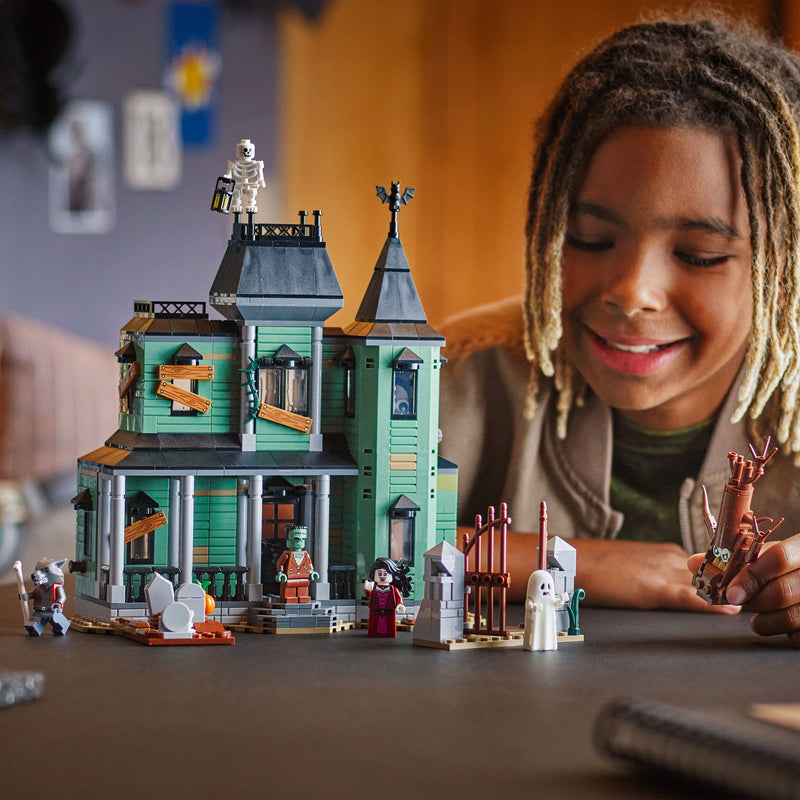 Lego Creator 3 in 1 31167 Haunted Mansion Rebuildable Set for Ages 9+, size reference