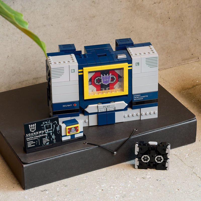 Lego Icons 10358 Transformers: Soundwave for Collectors Aged 18 and Up, in display