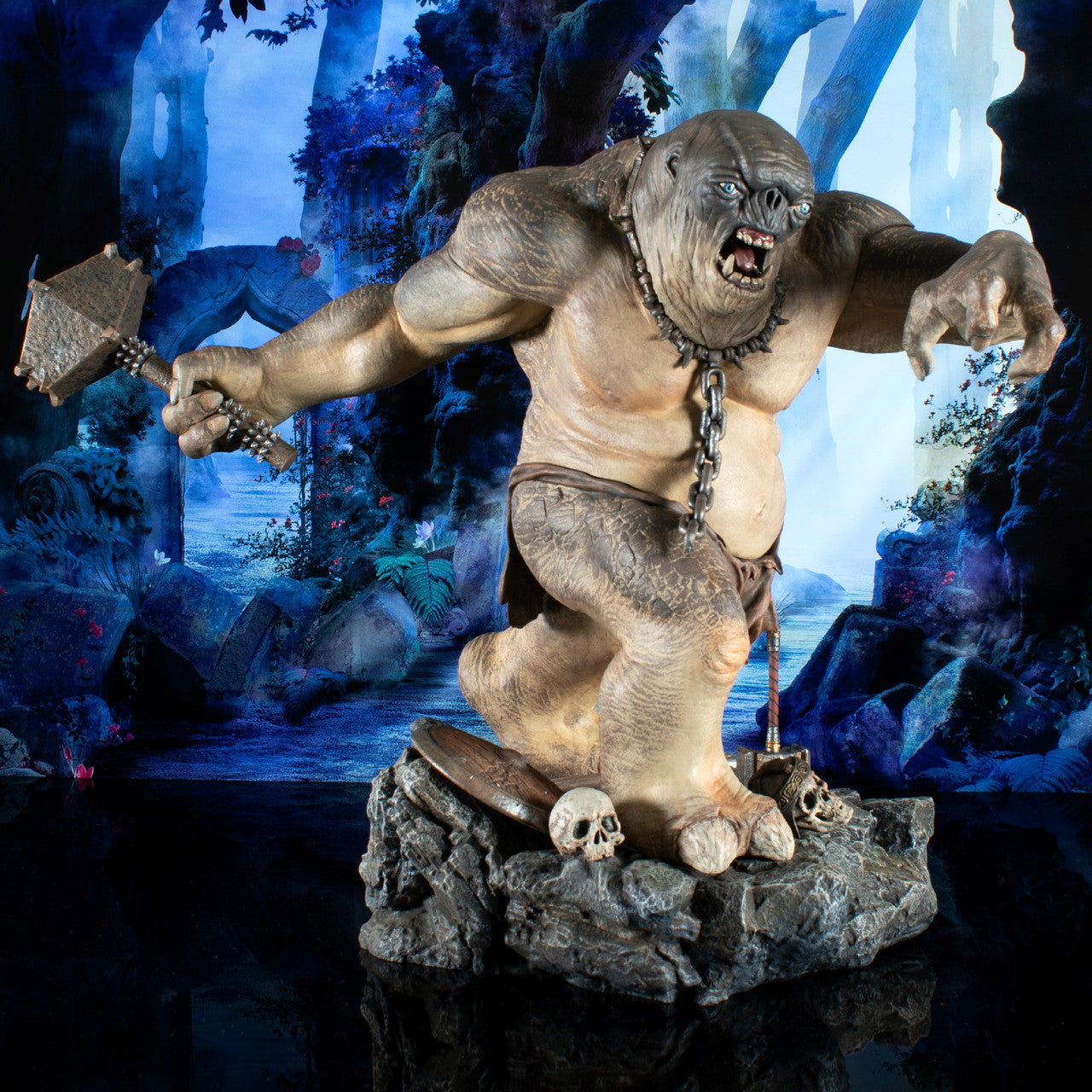 Lord of the rings cave troll shop figure