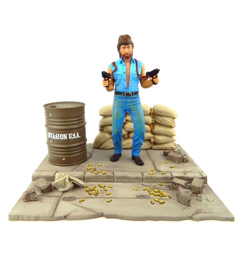 Invasion U.S.A. Matt Hunter (Chuck Norris) 7" Scale Figure Deluxe Diorama