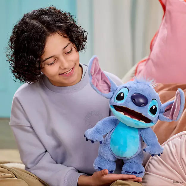 Disney Chatty Stitch Deluxe Puppetronic, rear view