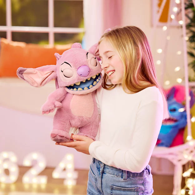 WOW! Stuff: Disney Angel Puppetronic – RealFX, close-up detail