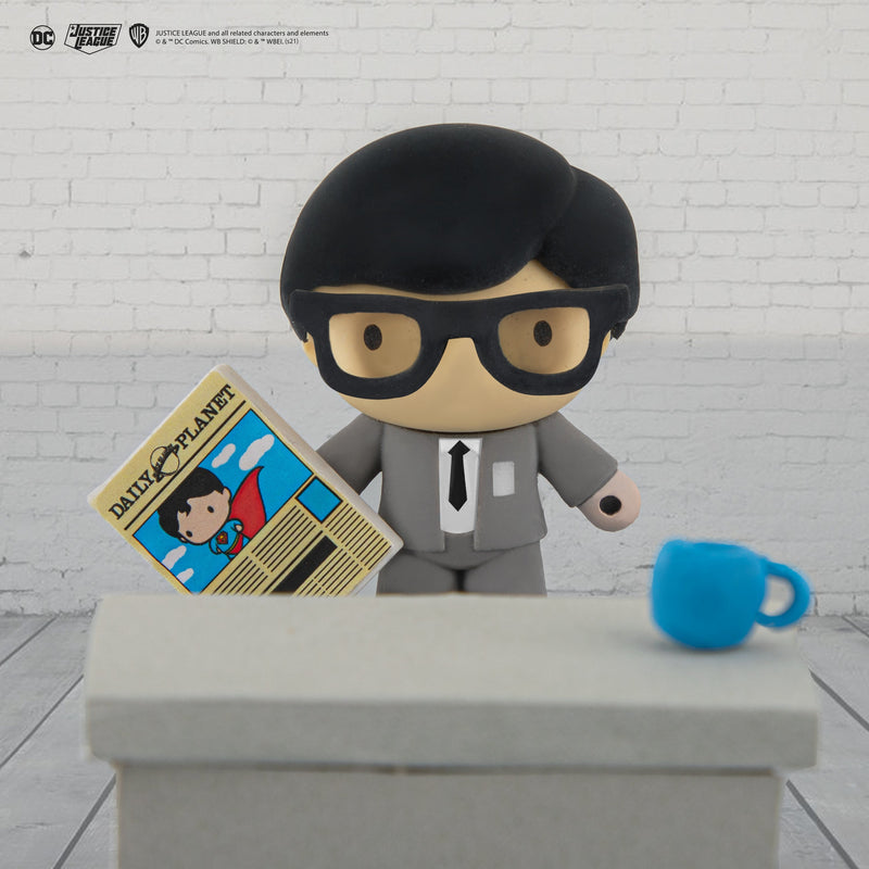 Gomee Mystery Series 1 - DC Comics, in display