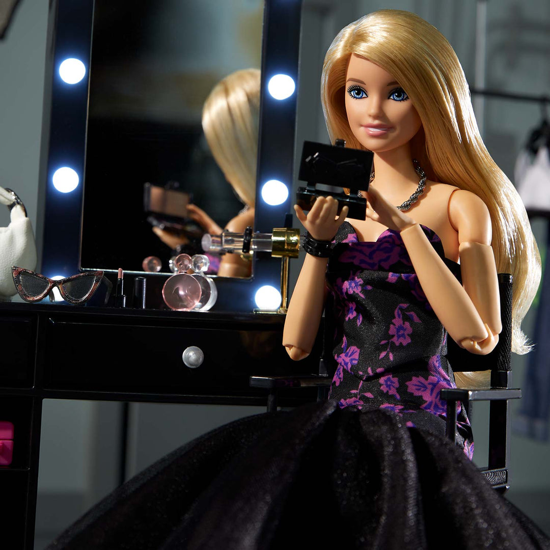 Barbie Signature @BarbieStyle Fashion Studio & Doll Set