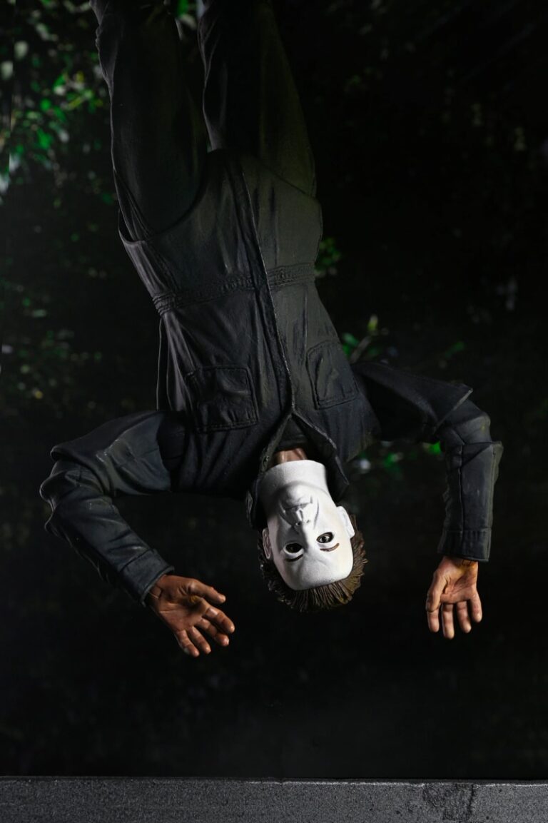 Halloween Resurrection: Michael Myers Ultimate 7" Scale Action Figure (Pre-Order March 2026)