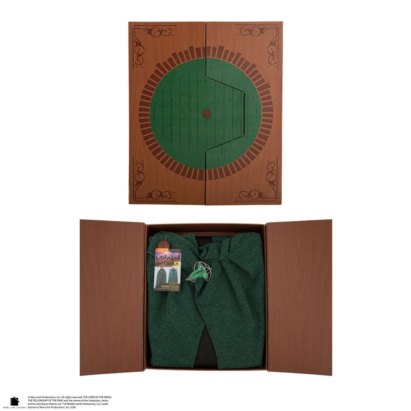 Lord of the Rings Hobbit Cloak with Lorien Leaf Brooch, packaging shot