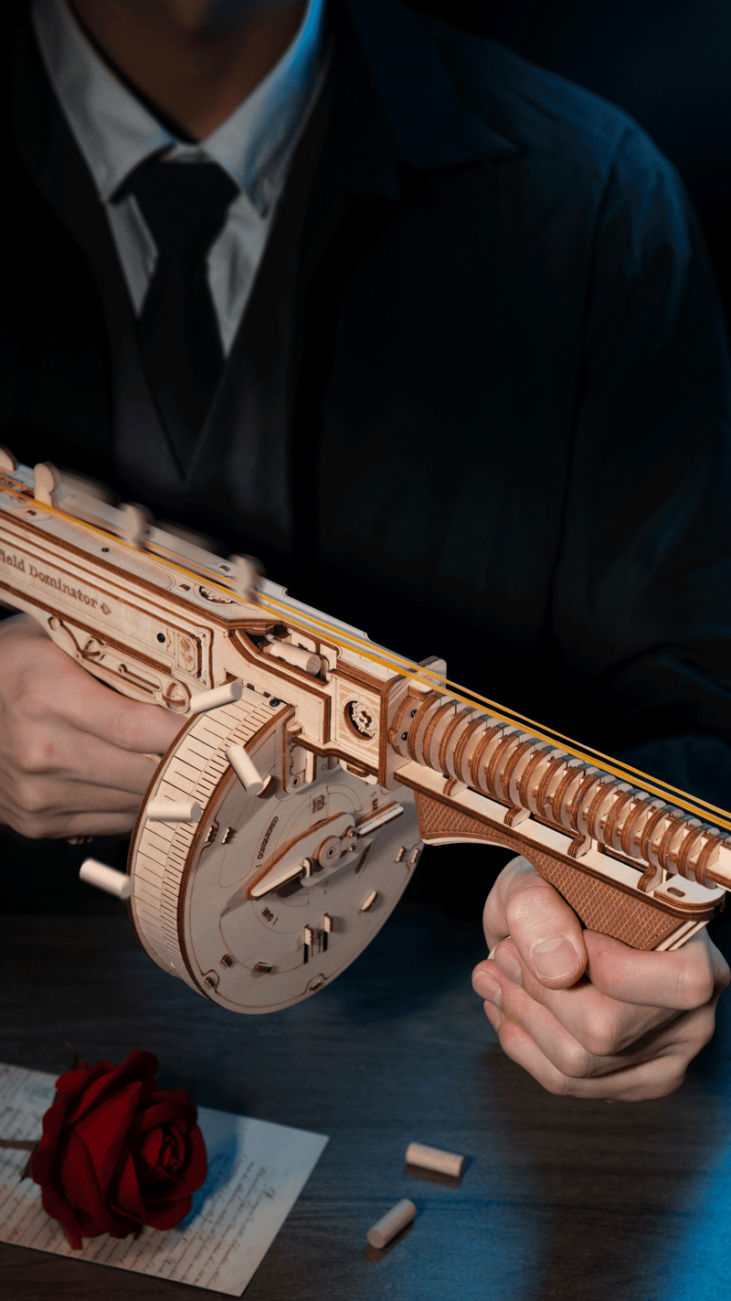 Thompson Submachine Gun, side angle