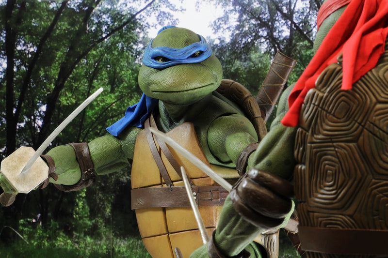 Teenage Mutant Ninja Turtles (1990 Movie) Leonardo 1/4 Scale Action Figure packaging view