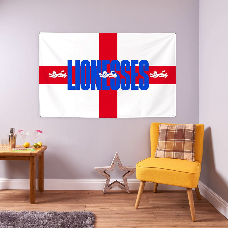 England Lionesses - St George's Flag - 3 Sizes!, side angle