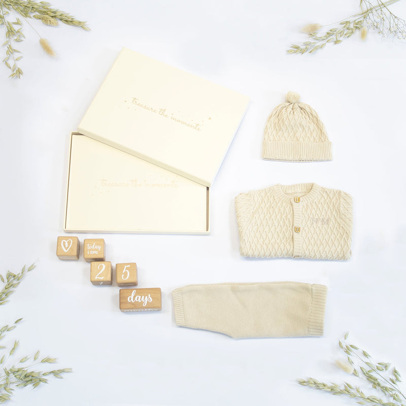 HELLO BABY GENDER NEUTRAL GIFT SET collectible from The Baby Gifting Company