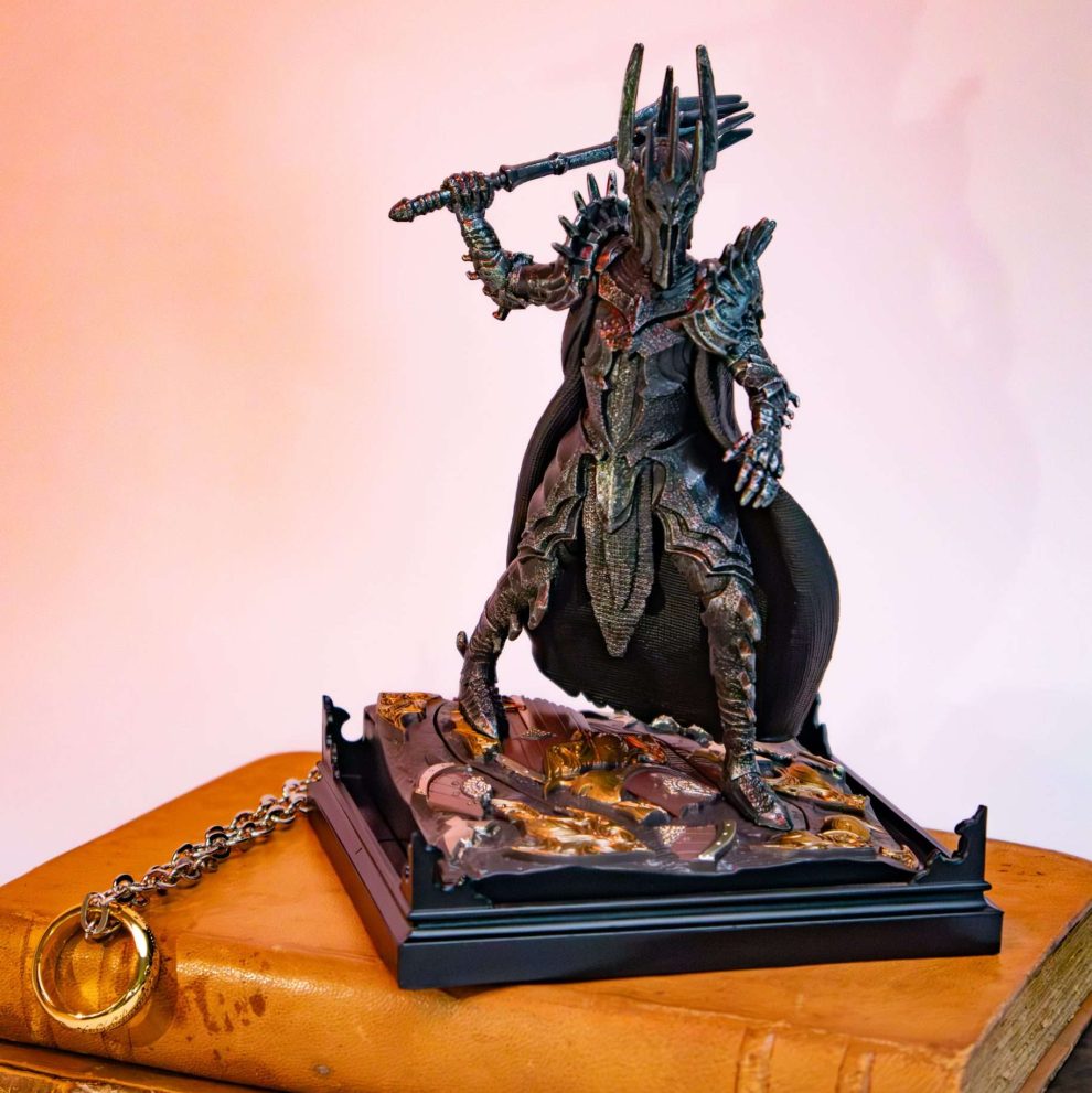 Noble Collection Sauron The Lord of the Rings Diorama Figure