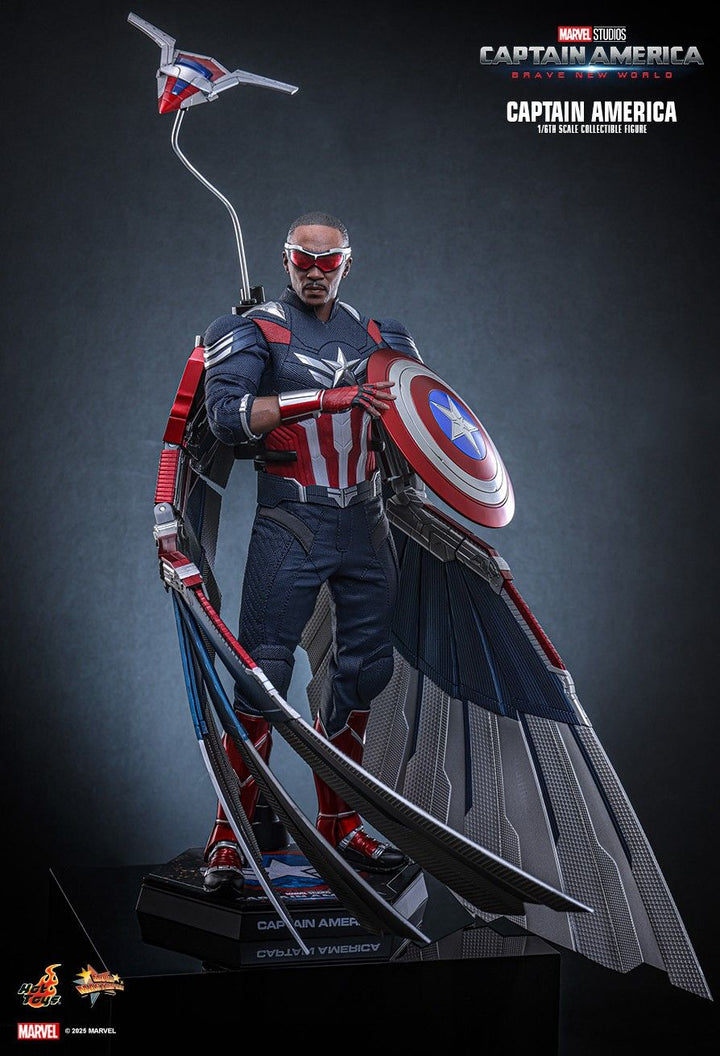 Hot Toys Captain America Brave New World Captain America 1/6th Scale Figure