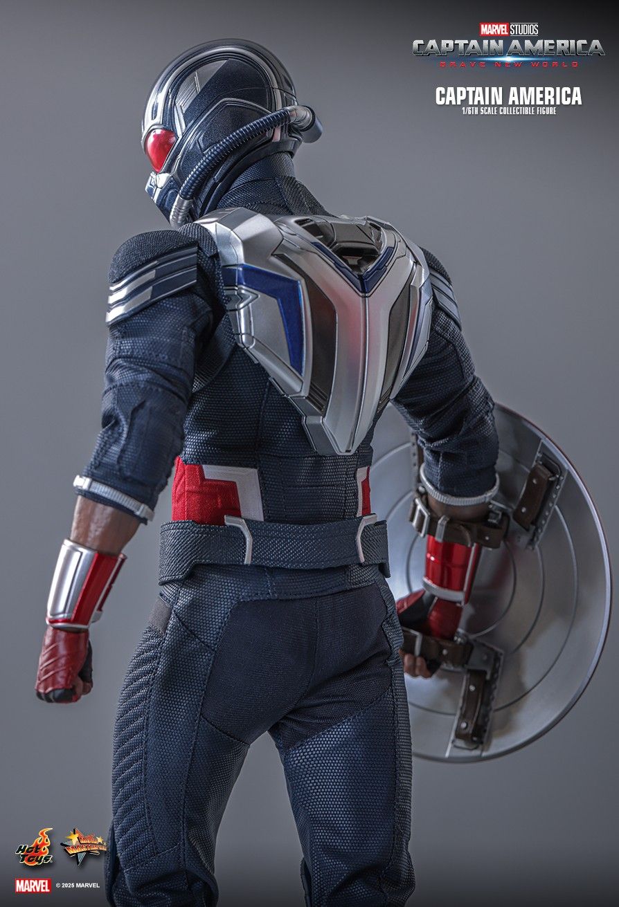 Hot Toys Captain America Brave New World Captain America 1/6th Scale Figure