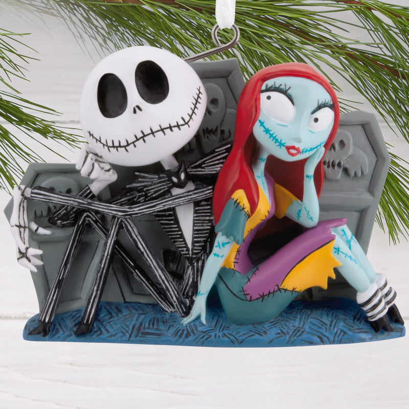 Collectable The Nightmare Before Christmas - Jack Skellington & Sally in Graveyard