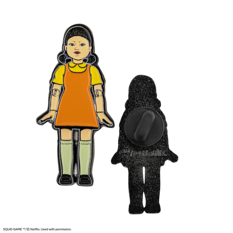 Squid Game Young-Hee and Soldier Pin Set, close-up detail