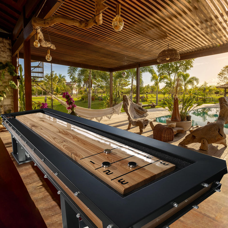 Grand Shuffleboard Black, close-up detail