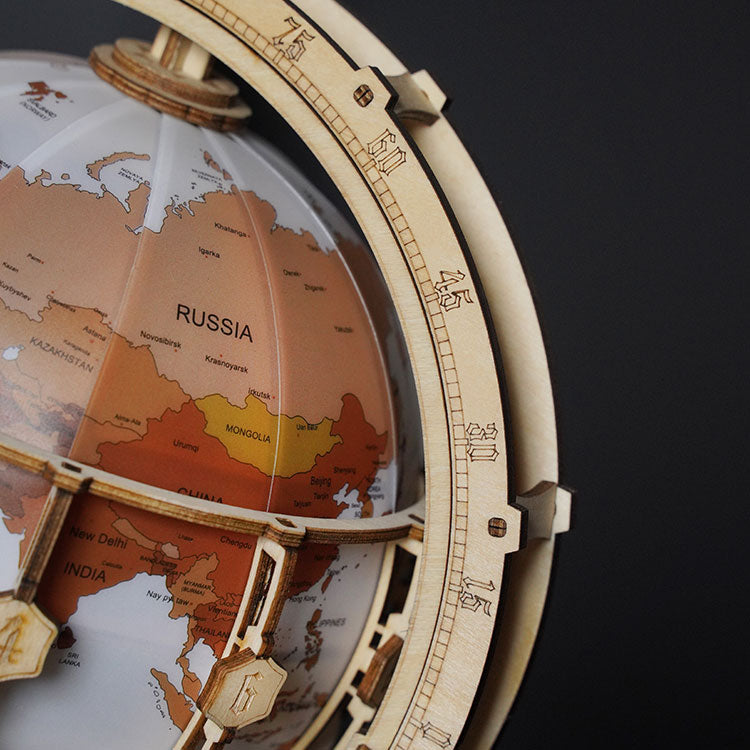 Luminous Globe, side angle