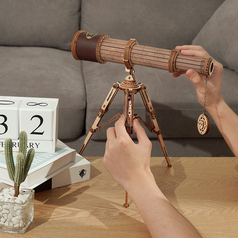 Monocular Telescope, side angle
