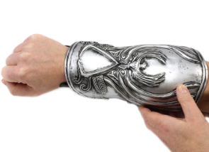 Assassin's Creed 2 - Role Play Gauntlet Replica - The Hidden Blade Of Ezio Auditore