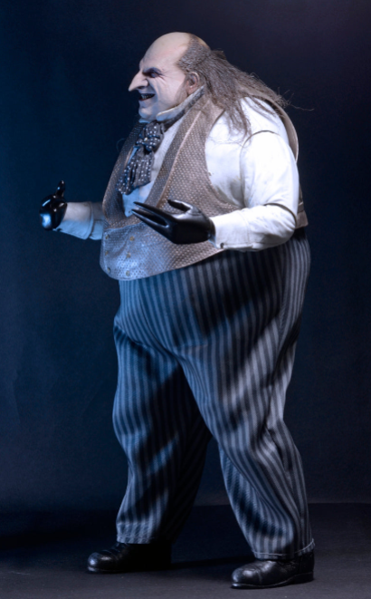 Batman Returns Mayoral Penguin 1/4 Scale Figure - Danny Devito, side angle