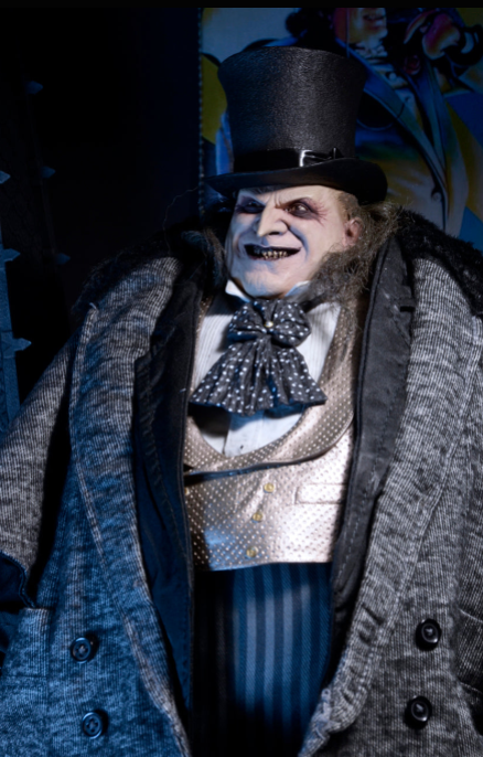 Batman Returns Mayoral Penguin 1/4 Scale Figure - Danny Devito, in display