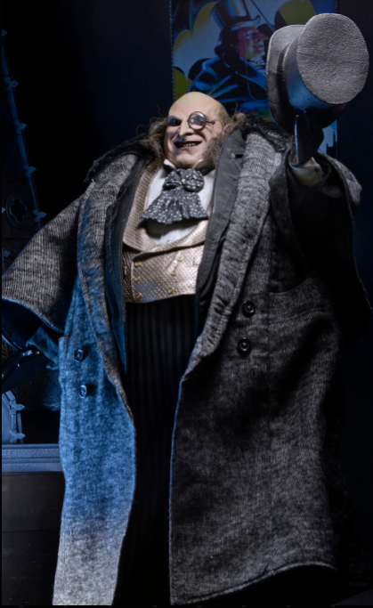 Batman Returns Mayoral Penguin 1/4 Scale Figure - Danny Devito, showing reverse