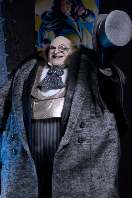 Batman Returns Mayoral Penguin 1/4 Scale Figure - Danny Devito, side angle