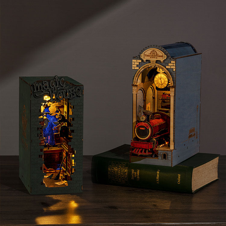 Rolife Time Travel DIY Book Nook Shelf Insert TGB04, close-up detail
