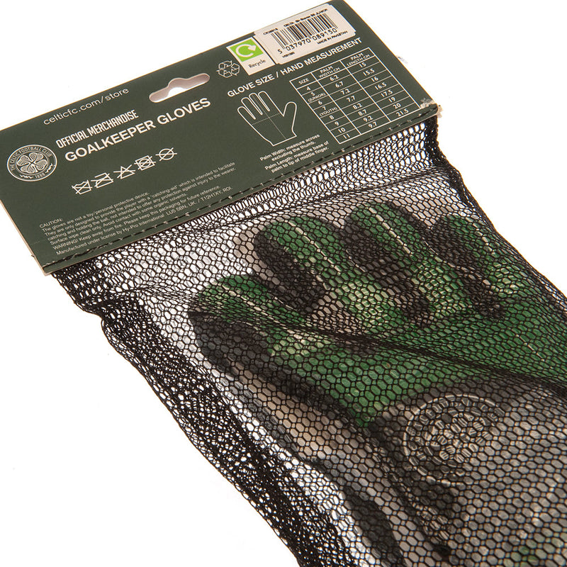 Celtic FC Delta Goalkeeper Gloves Kids, close-up detail