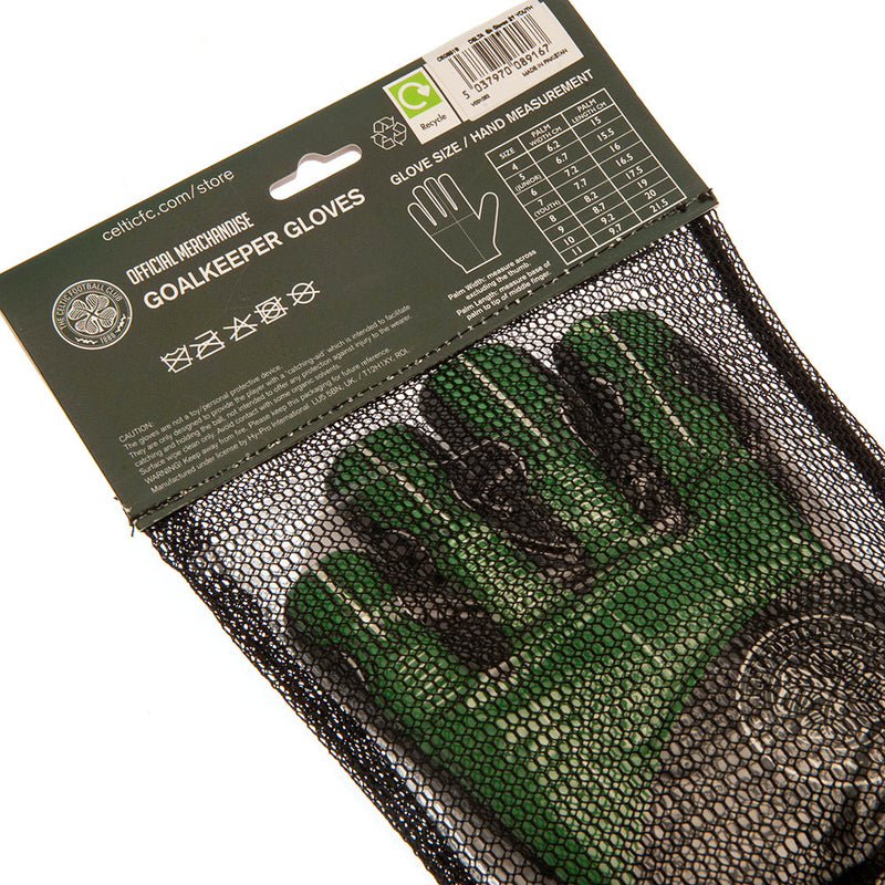 Celtic FC Delta Goalkeeper Gloves Youths, close-up detail