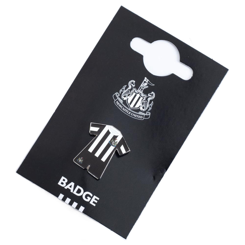 Newcastle United FC 96 Retro Home Kit Badge, close-up detail