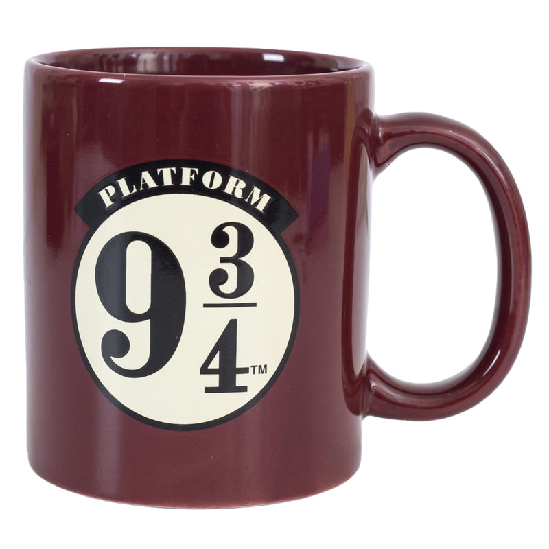 Harry Potter 9 & 3 Quarters Mug & Sock Set, close-up detail