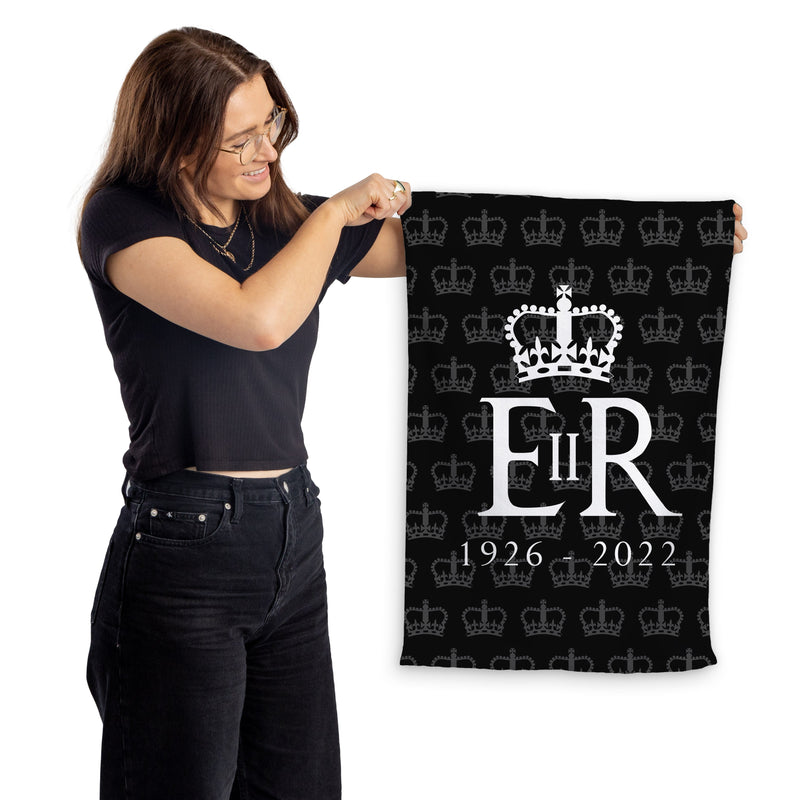 Queens Commemorative - Royal Badge - Lightweight, Microfibre Tea Towel collectible from https://britishmade.gifts/