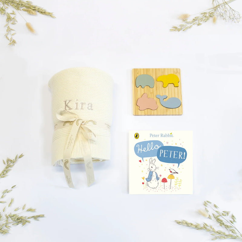 WELCOME BABY PLAY AND READ GIFT SET, packaging shot