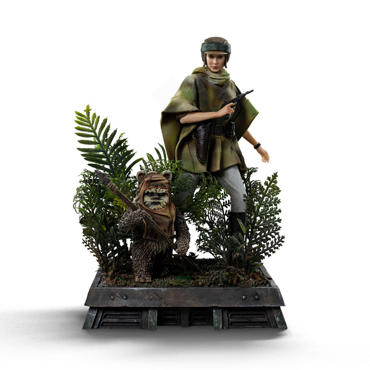 Iron Studios Star Wars: Return of the Jedi Leia and Wicket 1/10 Art Scale Limited Edition Statue