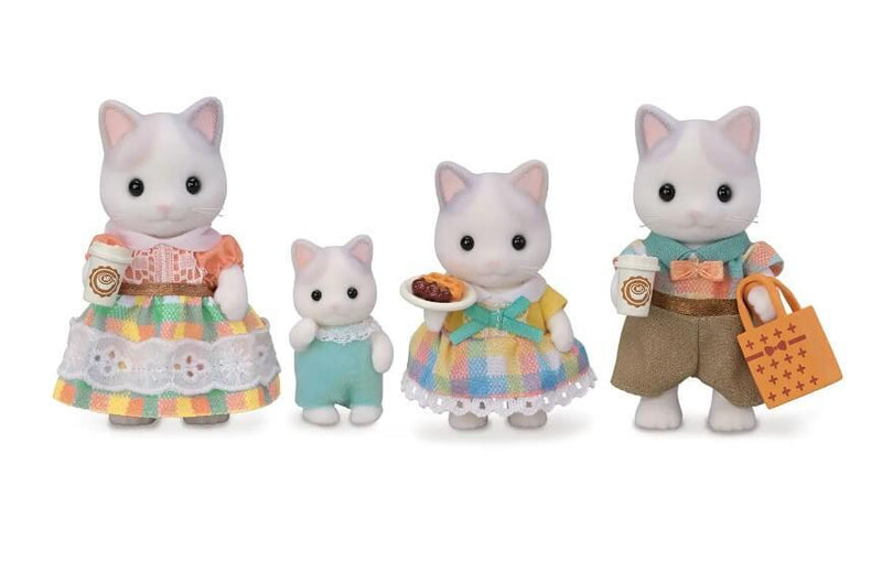 Sylvanian Families Latte Cat Family Toy Playset for Ages 3 and Up, side angle