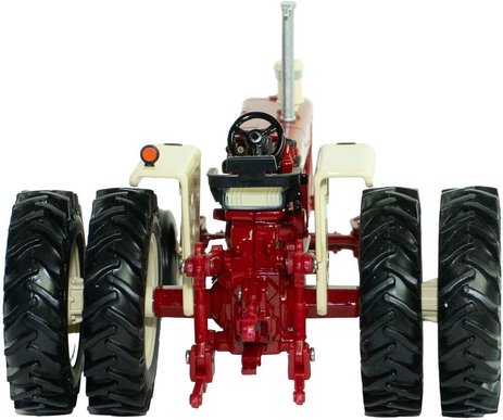 Britain's Case IH Farmall 1206 1:32 Scale Model Toy Tractor - Image 2