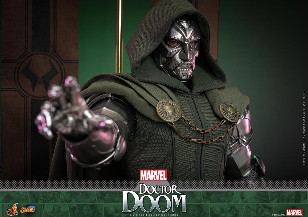 Hot Toys Marvel Comics Doctor Doom 1/6 Scale Figure