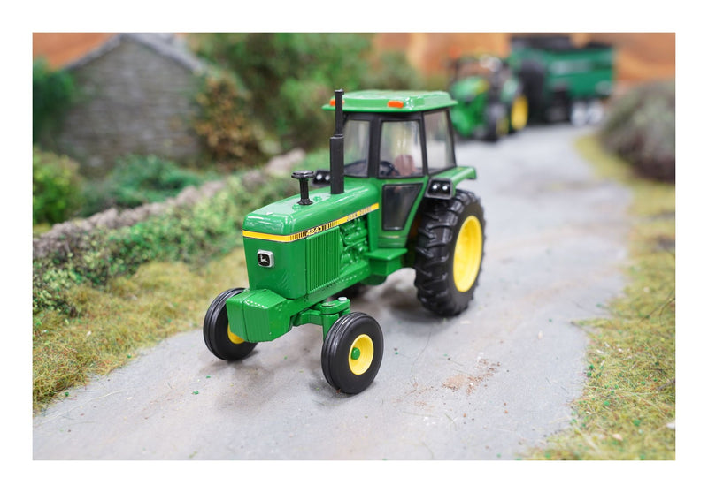 1:32 John Deere 4240 - Image