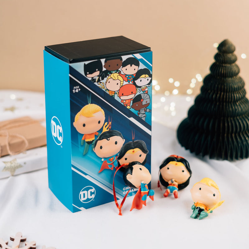 DC Comics Superman, Wonder Woman and Aquaman Set of 3 Christmas Ornaments design detail