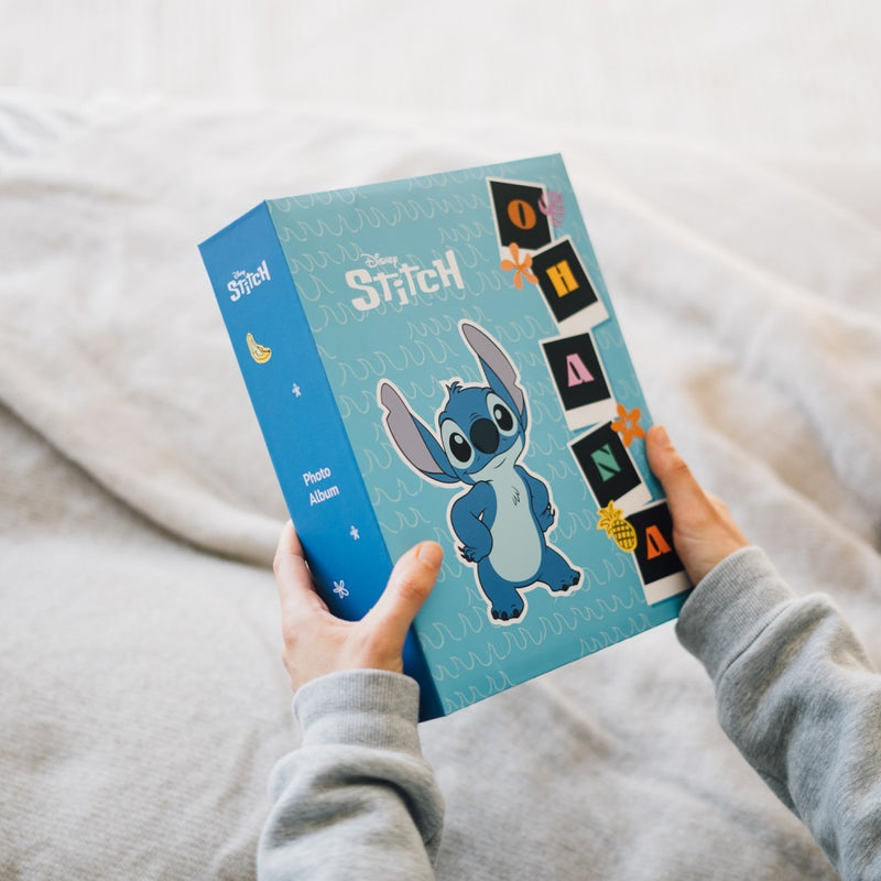 Disney Stitch Photo Album 304 Pockets for 13 x 20 cm Prints close up detail