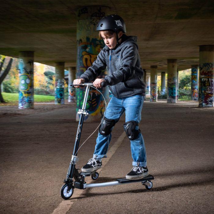 Xootz Pulse Scooter White, side angle