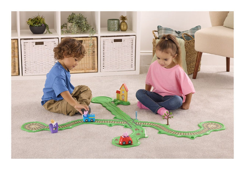 Peppa Pig Whizz Around Runabout Town Set - Image