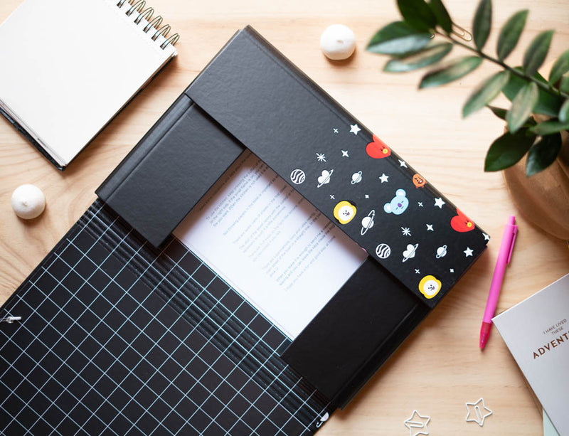 BT21 A4 Elasticated Folder with Three Internal Flaps packaging view